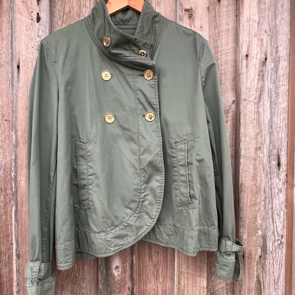 Michael Kors XL in good condition. Perfect for the weather